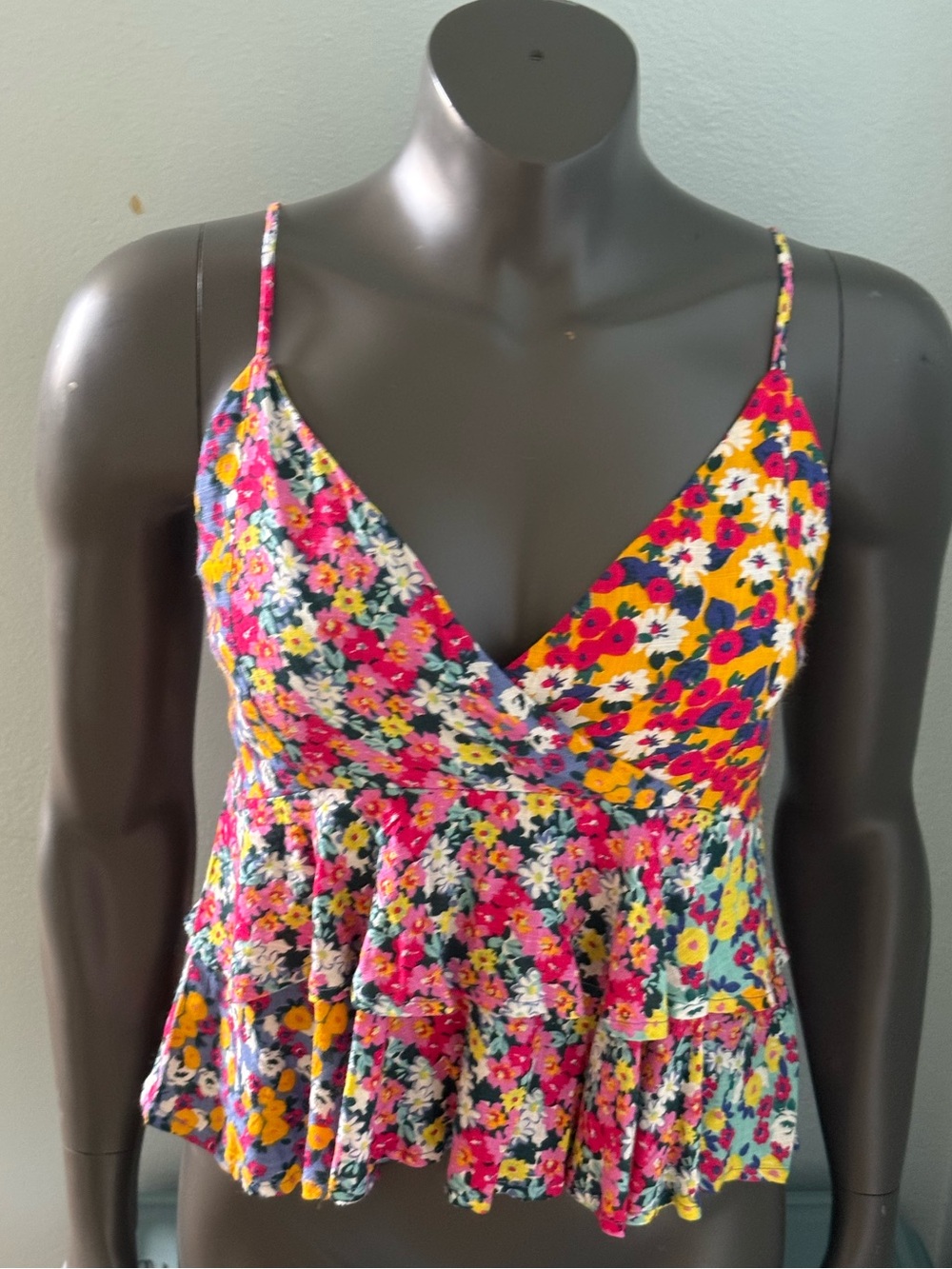 Women’s Aqua Brand Floral V-Neck Spaghetti Strap Peplum Top - Pink/yellow